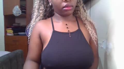 pretty_shila online show from 05/07/26, 11:21