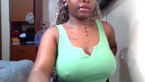 pretty_shila online show from 05/11/26, 12:05