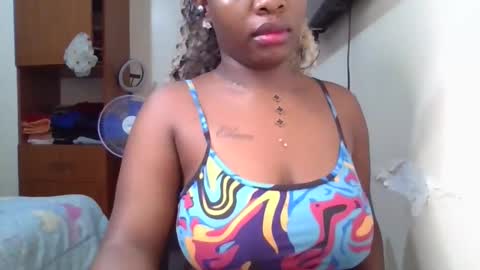 pretty_shila online show from 05/19/26, 01:56