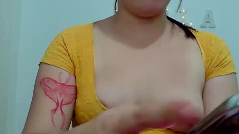 pretty stela online show from 03/10/25, 12:26