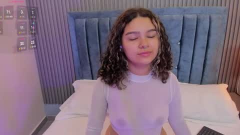 Snapshot of pretty_sunlight_ chatting on 06/04/26, 02:17 Daisy Flower online show from 06/04/26, 02:17