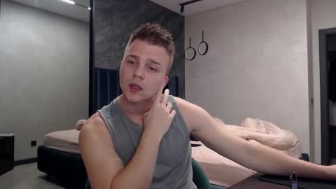 Justin online show from 10/31/25, 07:37