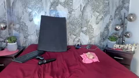   online show from 04/24/26, 11:29