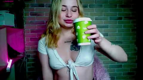 Snapshot of prettyaliceee chatting on 12/29/24, 06:14 Alice online show from 12/29/24, 06:14