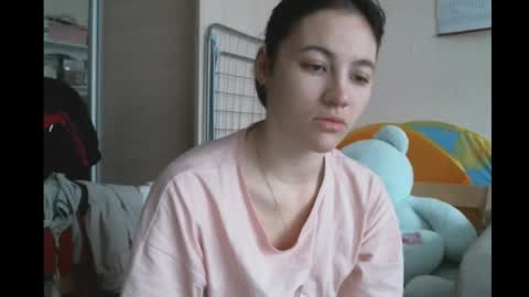 Snapshot of prettybella_7 chatting on 01/05/25, 05:30 Bella online show from 01/05/25, 05:30