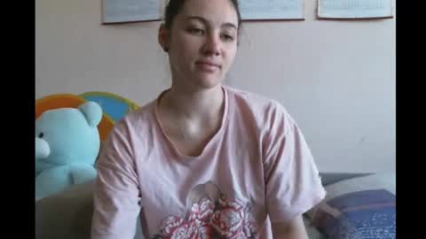 Snapshot of prettybella_7 chatting on 02/07/25, 10:29 Bella online show from 02/07/25, 10:29