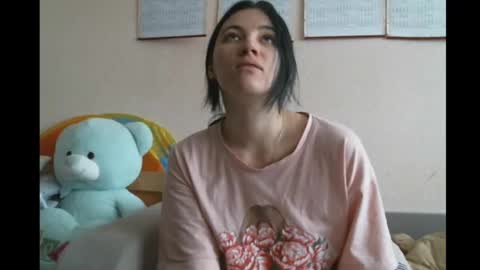 Snapshot of prettybella_7 chatting on 02/13/25, 08:59 Bella online show from 02/13/25, 08:59