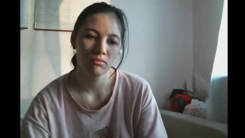 Snapshot of prettybella_7 chatting on 02/16/25, 05:15 Bella online show from 02/16/25, 05:15