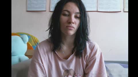 Snapshot of prettybella_7 chatting on 02/19/25, 09:17 Bella online show from 02/19/25, 09:17