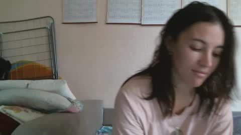 Snapshot of prettybella_7 chatting on 10/14/25, 11:00 Bella online show from 10/14/25, 11:00
