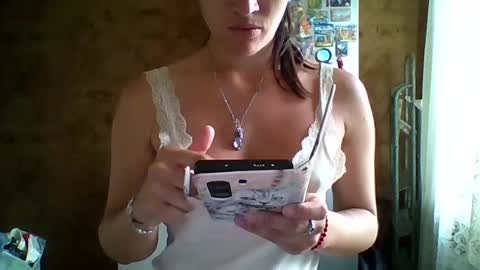 Snapshot of prettybella_7 chatting on 07/30/26, 08:35 Bella online show from 07/30/26, 08:35