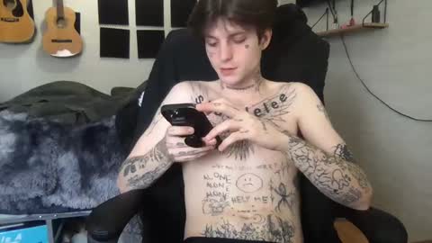 Snapshot of prettyboyszn chatting on 12/07/24, 08:38 pretty boy online show from 12/07/24, 08:38