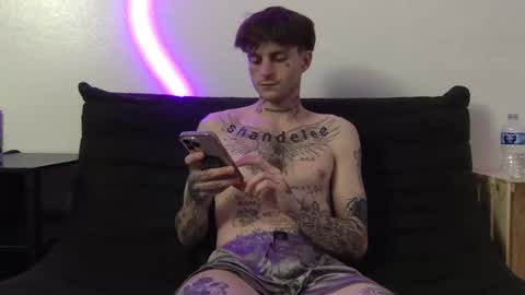 pretty boy online show from 11/23/25, 03:06