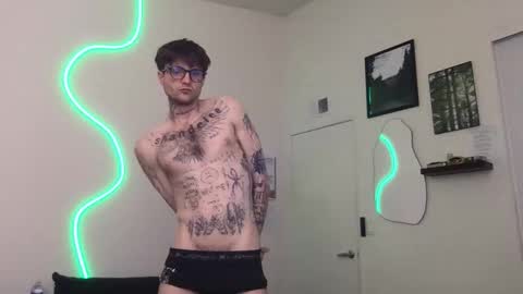 pretty boy online show from 12/23/25, 02:20