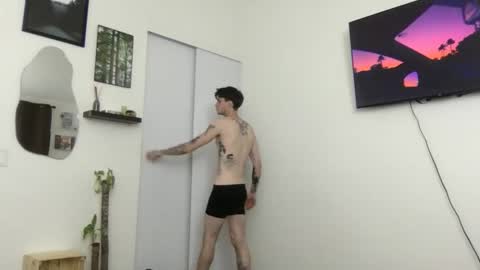 pretty boy online show from 02/02/26, 03:38