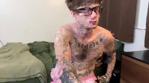 pretty boy online show from 04/04/26, 04:55