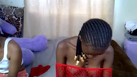 Bunny online show from 11/30/25, 01:26