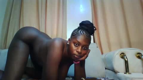 Snapshot of prettydulce chatting on 10/11/25, 02:59 prettydulce online show from 10/11/25, 02:59