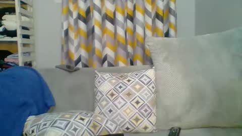 PrettyEla online show from 10/19/25, 09:37