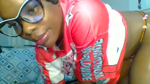 PrettyEla online show from 01/11/26, 06:13