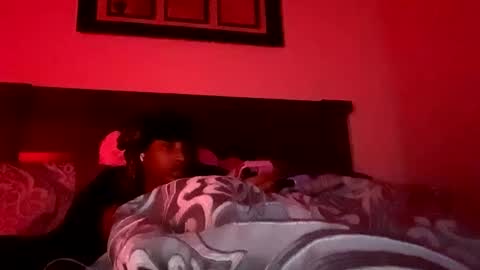 prettyfacefemale online show from 10/15/25, 08:58