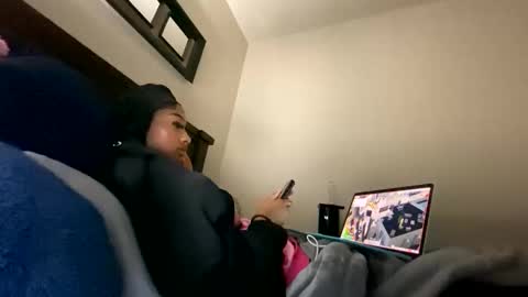 prettyfacefemale online show from 02/03/26, 06:22