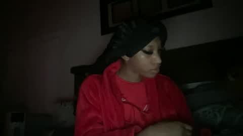 Snapshot of prettyfacefemale chatting on 05/05/26, 10:01 prettyfacefemale online show from 05/05/26, 10:01