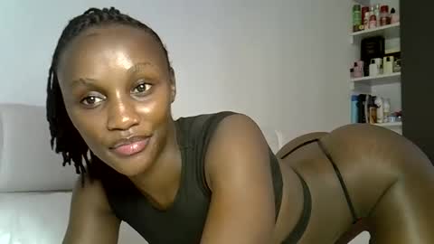 Snapshot of prettygee21 chatting on 04/27/26, 09:40 Pretty darkskin doll online show from 04/27/26, 09:40