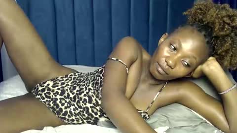 Snapshot of prettygoddess1 chatting on 11/19/25, 06:02 Mary online show from 11/19/25, 06:02