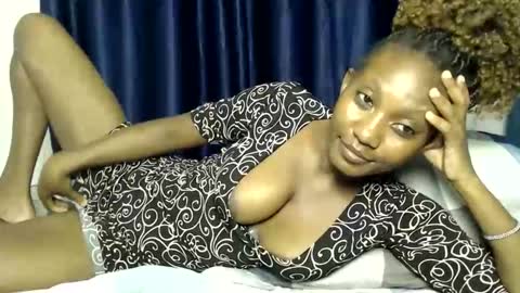 Snapshot of prettygoddess1 chatting on 12/01/25, 06:02 Mary online show from 12/01/25, 06:02