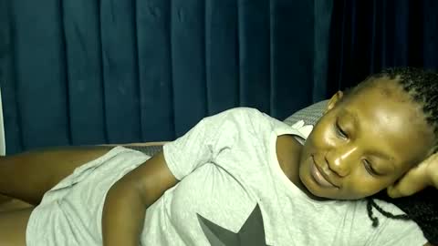 Snapshot of prettygoddess1 chatting on 12/18/25, 05:41 Mary online show from 12/18/25, 05:41