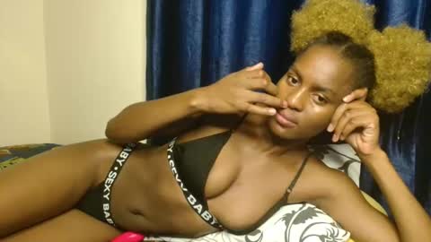 Snapshot of prettygoddess1 chatting on 04/26/26, 04:32 Mary online show from 04/26/26, 04:32