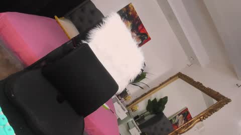 prettyjuliax online show from 12/26/24, 08:11