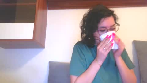 prettyjulliette online show from 12/18/25, 02:23