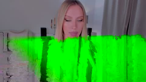 Snapshot of prettyk1ller chatting on 01/10/25, 12:17 Eva online show from 01/10/25, 12:17