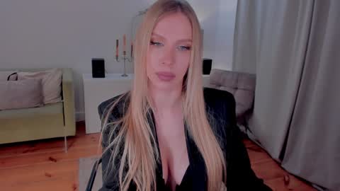 Snapshot of prettyk1ller chatting on 01/11/25, 12:44 Eva online show from 01/11/25, 12:44