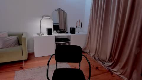 Snapshot of prettyk1ller chatting on 02/09/25, 05:19 Eva online show from 02/09/25, 05:19