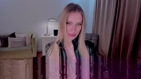 Snapshot of prettyk1ller chatting on 02/20/25, 10:04 Eva online show from 02/20/25, 10:04