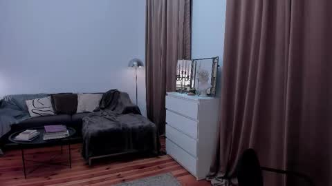 Eva online show from 11/24/25, 08:08