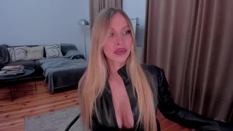 Eva online show from 04/11/26, 12:48