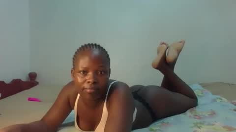 Snapshot of prettymelly_ chatting on 04/24/26, 12:35 Melly online show from 04/24/26, 12:35
