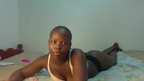 Snapshot of prettymelly_ chatting on 04/24/26, 01:13 Melly online show from 04/24/26, 01:13