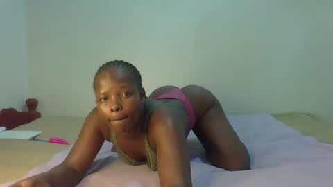 Snapshot of prettymelly_ chatting on 04/27/26, 11:08 Melly online show from 04/27/26, 11:08