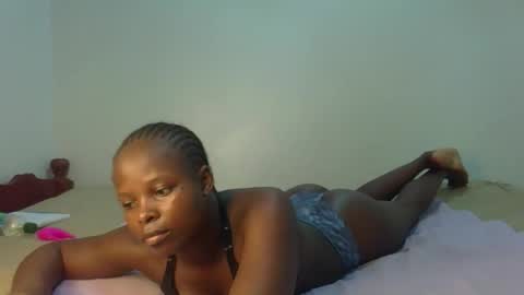 Snapshot of prettymelly_ chatting on 04/29/26, 06:58 Melly online show from 04/29/26, 06:58