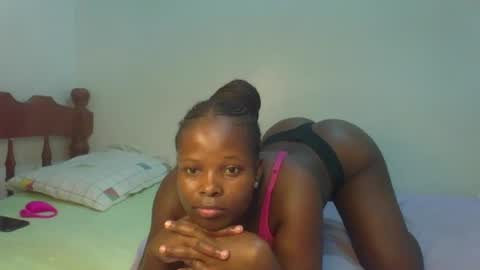 Snapshot of prettymelly_ chatting on 06/20/26, 06:11 Melly online show from 06/20/26, 06:11