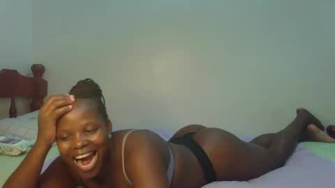 Snapshot of prettymelly_ chatting on 06/21/26, 06:10 Melly online show from 06/21/26, 06:10