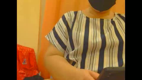 Nhing online show from 10/27/25, 01:59