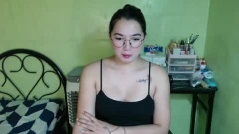 Snapshot of prettypetiteashley chatting on 06/29/26, 01:12 ashley online show from 06/29/26, 01:12