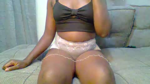 Snapshot of prettyqueen254 chatting on 12/09/24, 09:37 pretty queen online show from 12/09/24, 09:37