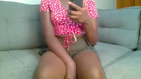 Snapshot of prettyqueen254 chatting on 01/26/25, 09:40 pretty queen online show from 01/26/25, 09:40